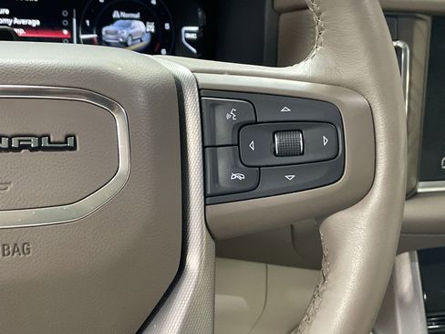 Used 2024 GMC Yukon Denali w/ Advanced Technology Package AWD/4WD image 20