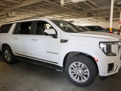 Used 2024 GMC Yukon XL SLT RWD image 2