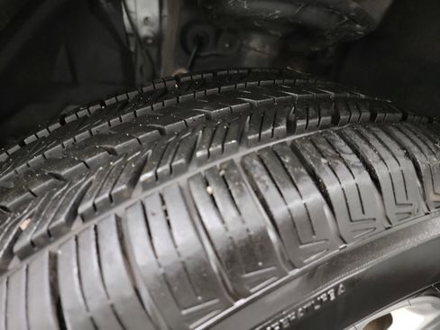 Used 2021 Toyota RAV4 LE image 30