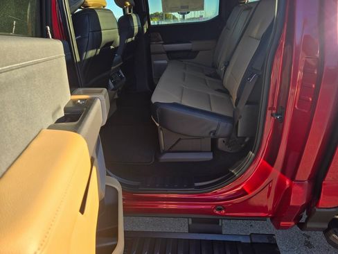 New 2026 Ford F250 Lariat w/ Black Appearance Package image 8