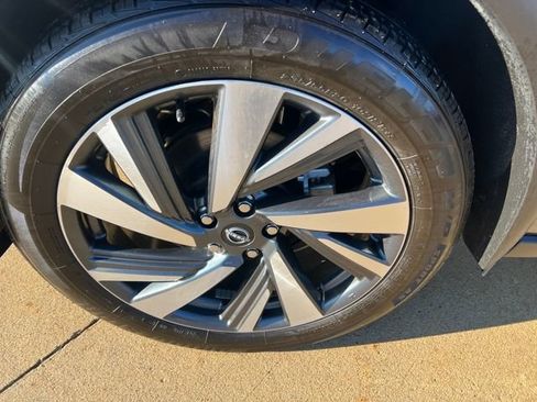 Used 2024 Nissan Murano SL image 11