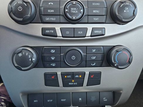 Used 2010 Ford Focus SEL image 19