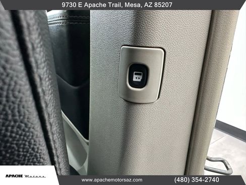 Used 2014 Chrysler Town & Country Touring image 37