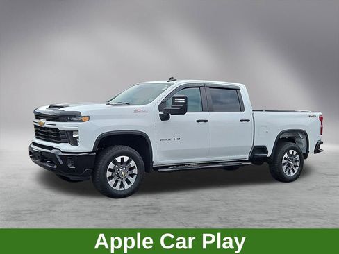 Used 2024 Chevrolet Silverado 2500 Custom w/ Custom Value Package image 3