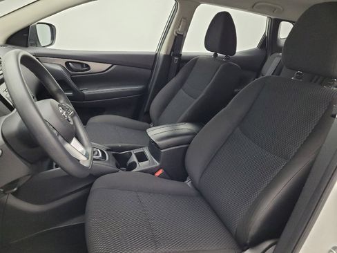 Used 2020 Nissan Rogue Sport S image 17