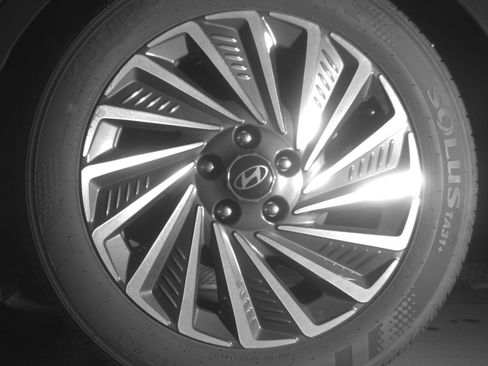Used 2025 Hyundai Sonata SEL FWD image 17