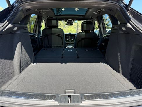 Used 2025 Porsche Macan image 35