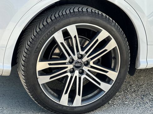 Used 2018 Audi SQ5 Premium Plus w/ Navigation Package image 4