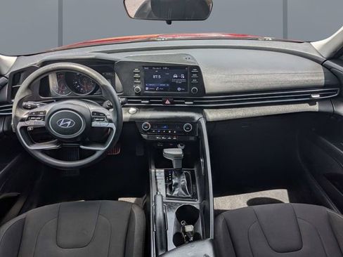 Used 2022 Hyundai Elantra SEL w/ Cargo Package FWD image 13