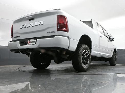 Used 2026 RAM 2500 Laramie AWD/4WD image 33