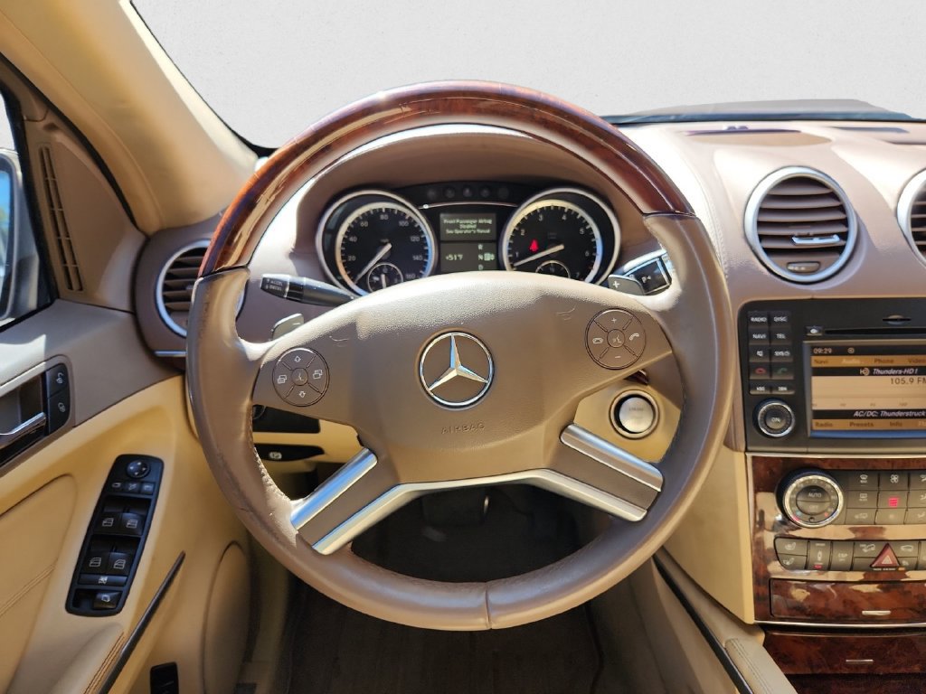 Used 2010 Mercedes-Benz GL 550 4MATIC image 12