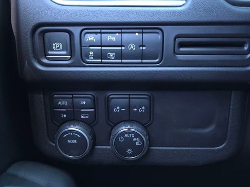 Used 2023 Chevrolet Tahoe LT w/ Luxury Package AWD/4WD image 34