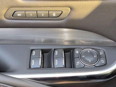 New 2025 Cadillac XT4 Premium Luxury image 11