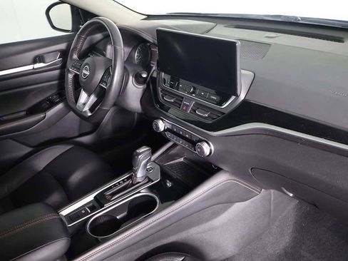 Used 2024 Nissan Altima 2.5 SR w/ SR Premium Package image 28