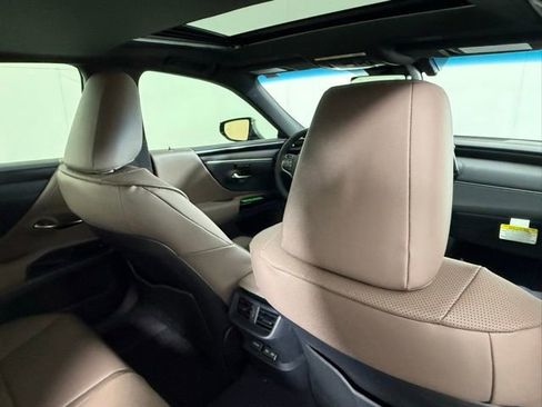 New 2025 Lexus ES 350 w/ Premium Package image 29