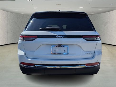 New 2025 Jeep Grand Cherokee Laredo w/ MOPAR Finishing Package image 5