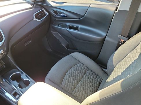 Used 2020 Chevrolet Equinox LT image 18