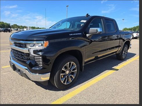 Used 2023 Chevrolet Silverado 1500 LT AWD/4WD image 2