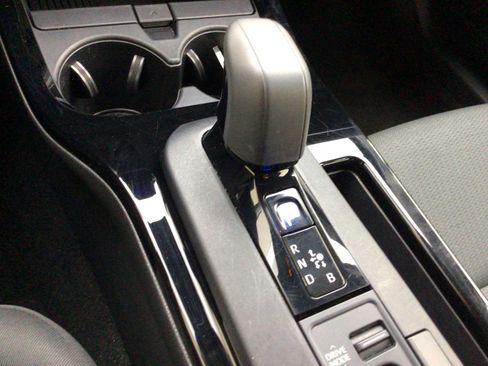 Used 2024 Toyota Prius LE FWD image 20