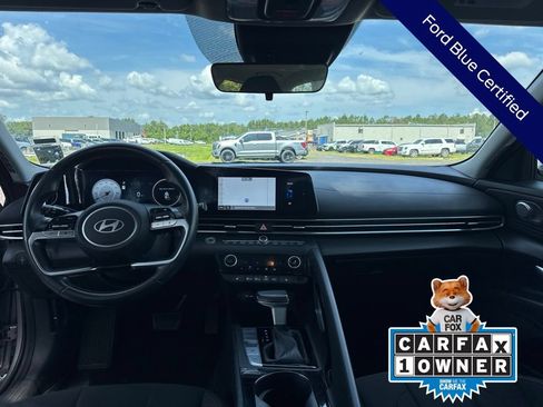 Used 2025 Hyundai Elantra SEL FWD image 15