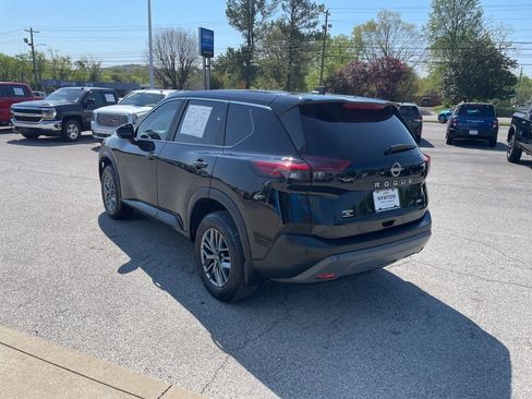 Used 2023 Nissan Rogue S image 45