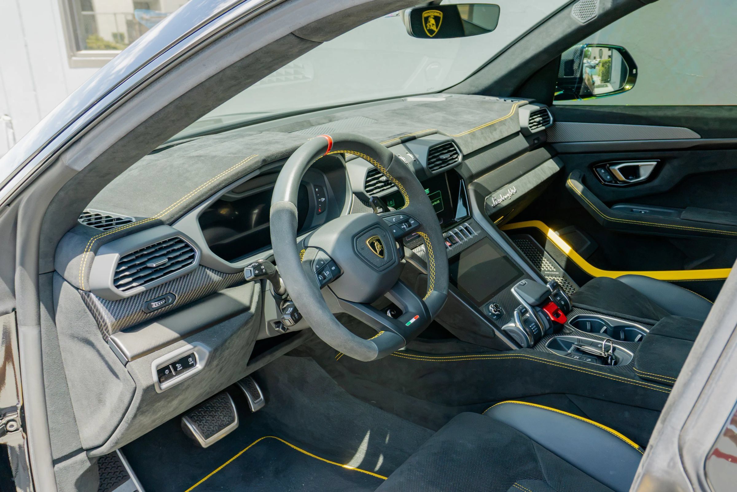 Used 2024 Lamborghini Urus Performante AWD/4WD image 10