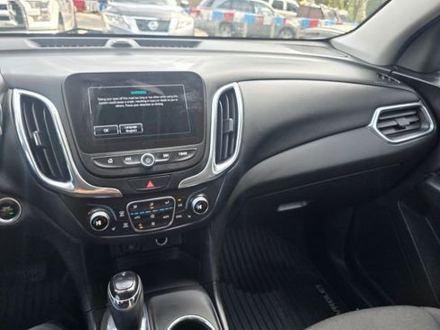 Used 2018 Chevrolet Equinox LT w/ Sun & Infotainment Package image 16