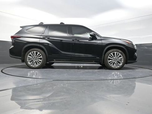 Used 2026 Toyota Highlander Platinum image 45