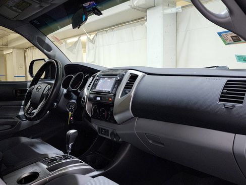 Used 2014 Toyota Tacoma 4x4 Access Cab V6 image 17