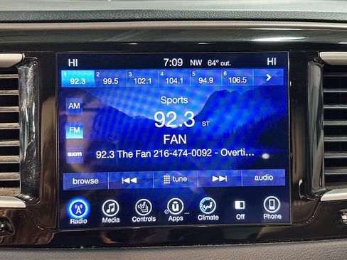 Used 2017 Chrysler Pacifica Touring-L image 15