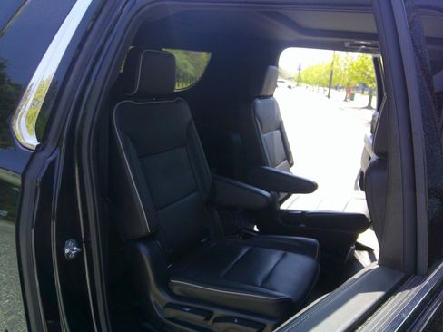 Used 2021 Chevrolet Suburban Premier w/ Premium Package AWD/4WD image 47