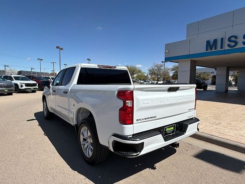 Used 2023 Chevrolet Silverado 1500 Custom image 3