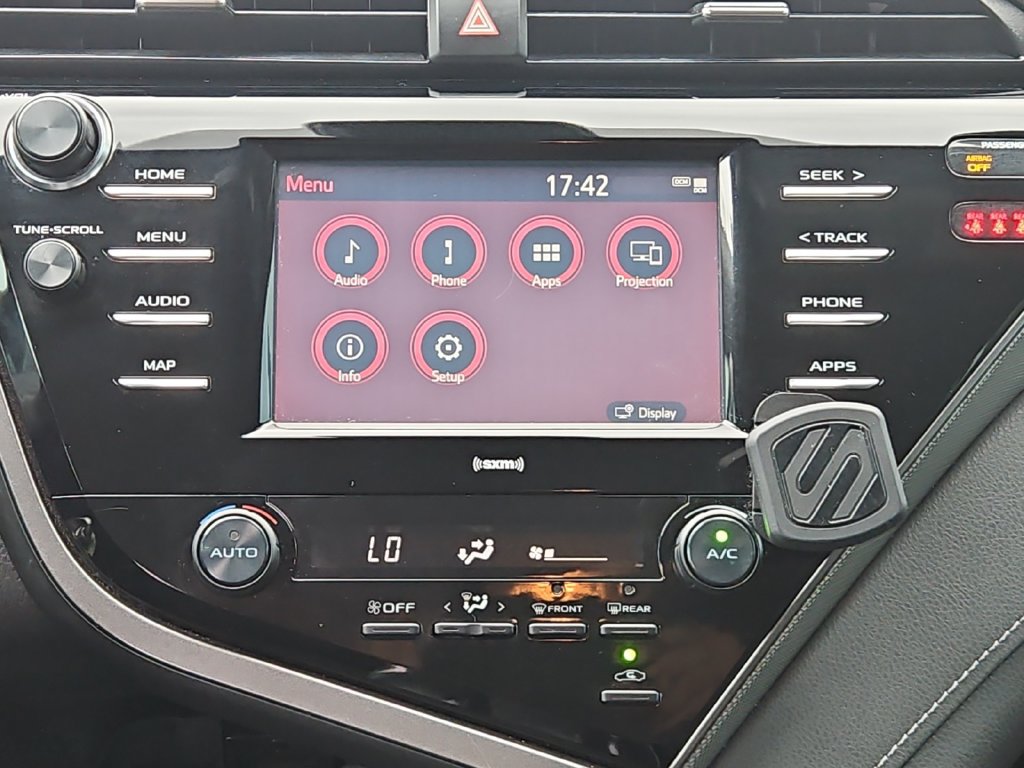 Used 2020 Toyota Camry SE FWD image 20