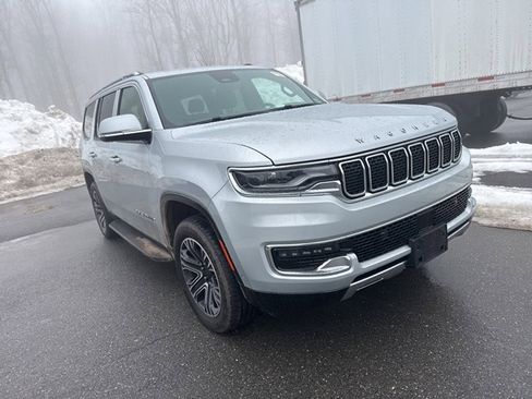 Used 2022 Jeep Wagoneer Series III image 3
