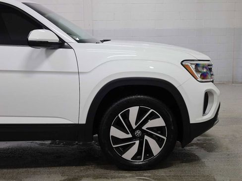 Used 2024 Volkswagen Atlas SE image 11