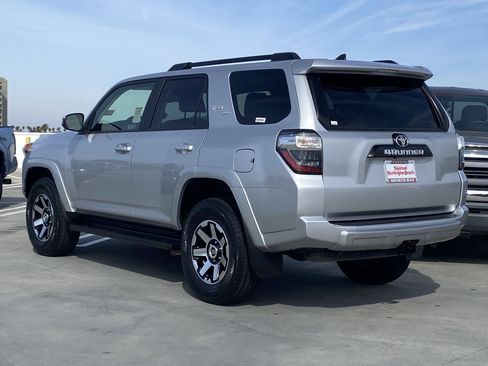Certified 2024 Toyota 4Runner TRD Off-Road image 5