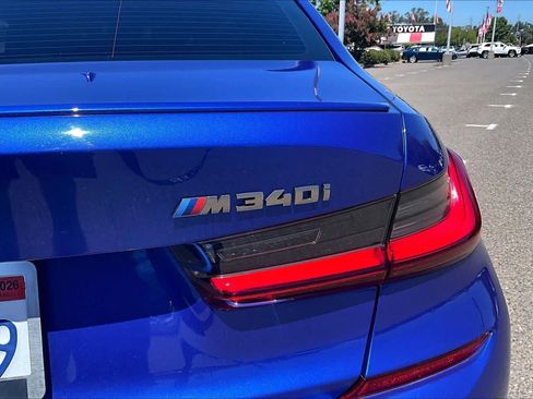 Used 2022 BMW M340i w/ Premium Package RWD image 9
