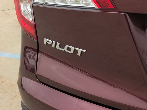 Certified 2020 Honda Pilot Touring image 32