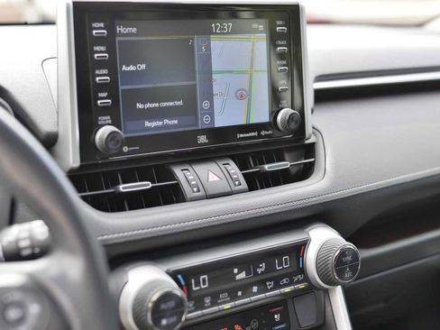 Used 2019 Toyota RAV4 Limited image 10