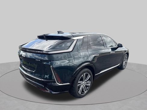 Used 2024 Cadillac Lyriq Luxury w/ LPO, Floor Liner Package RWD image 6