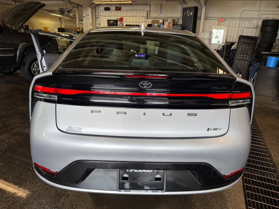 Certified 2025 Toyota Prius XLE FWD image 18