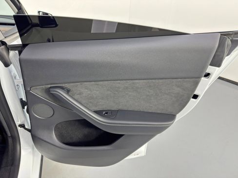 Used 2023 Tesla Model Y Long Range image 45