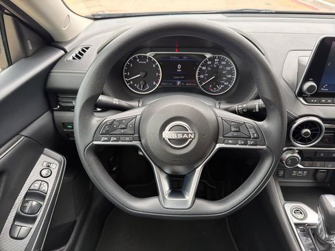 Used 2024 Nissan Sentra SV FWD image 22