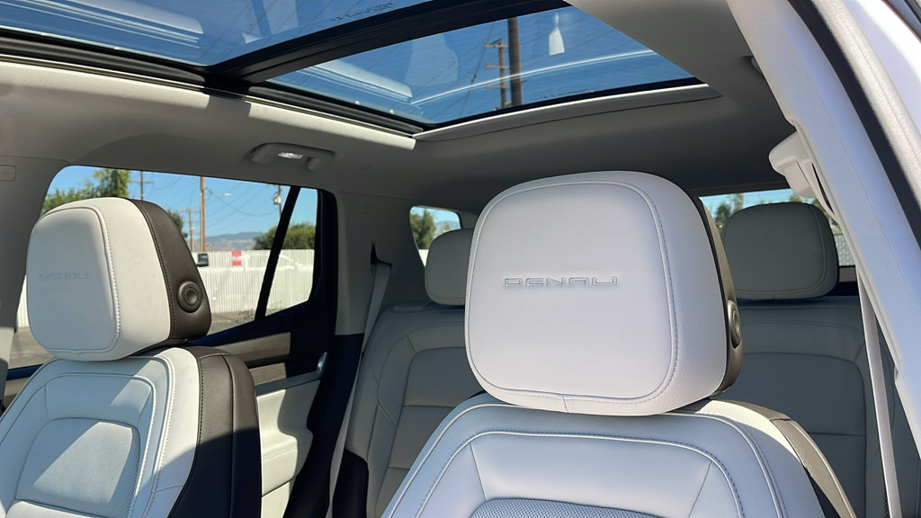 New 2027 GMC Terrain Denali w/ LPO, Floor Liner Package AWD/4WD image 12