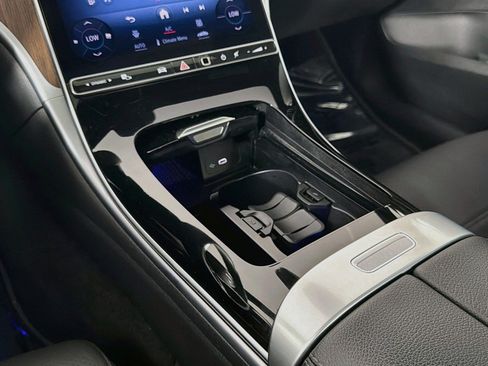 Certified 2024 Mercedes-Benz C 300 Sedan image 6