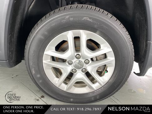 Used 2019 Jeep Compass Sport image 13