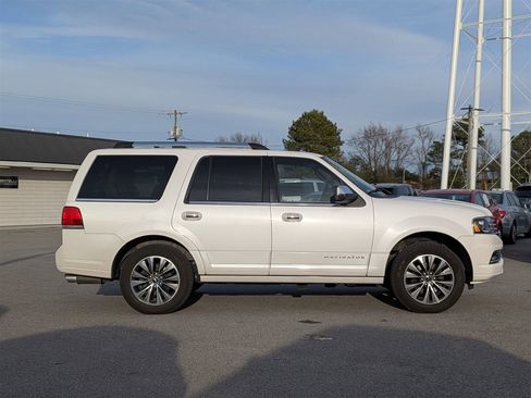Used 2015 Lincoln Navigator 2WD 4dr Select image 6