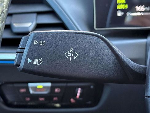 Used 2023 BMW 330i xDrive Sedan w/ Premium Package image 24