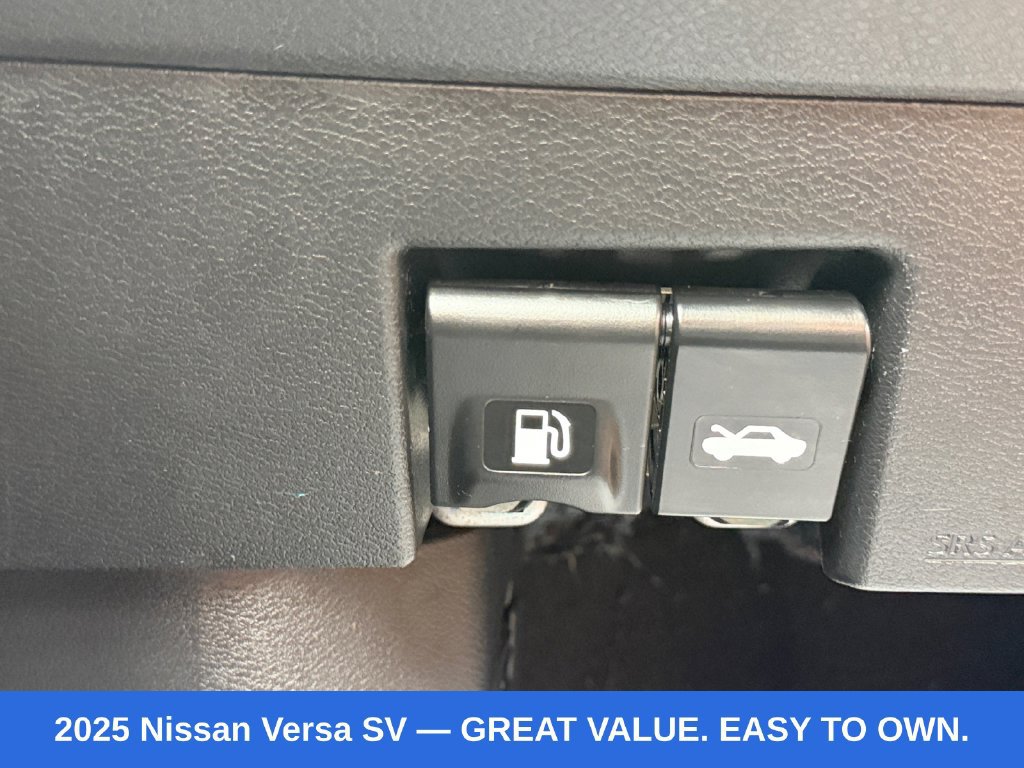 Used 2025 Nissan Versa SV FWD image 21