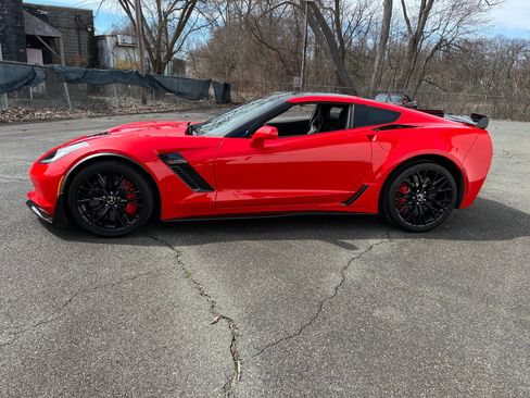 Used 2015 Chevrolet Corvette Z06 w/ 3LZ Preferred Equipment Group image 12